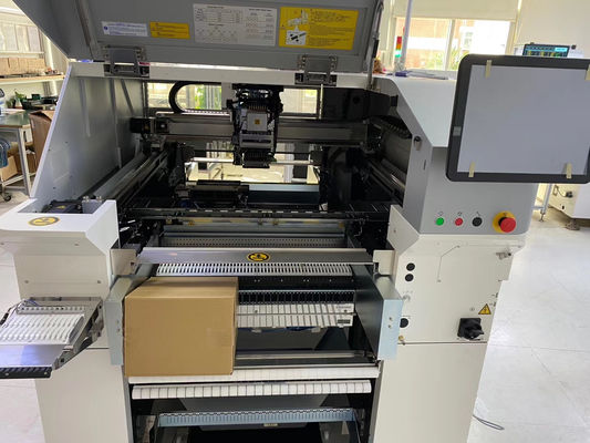 Macchina di montaggio SMT originale usata ad alta velocità automatica JUKI RS-1R